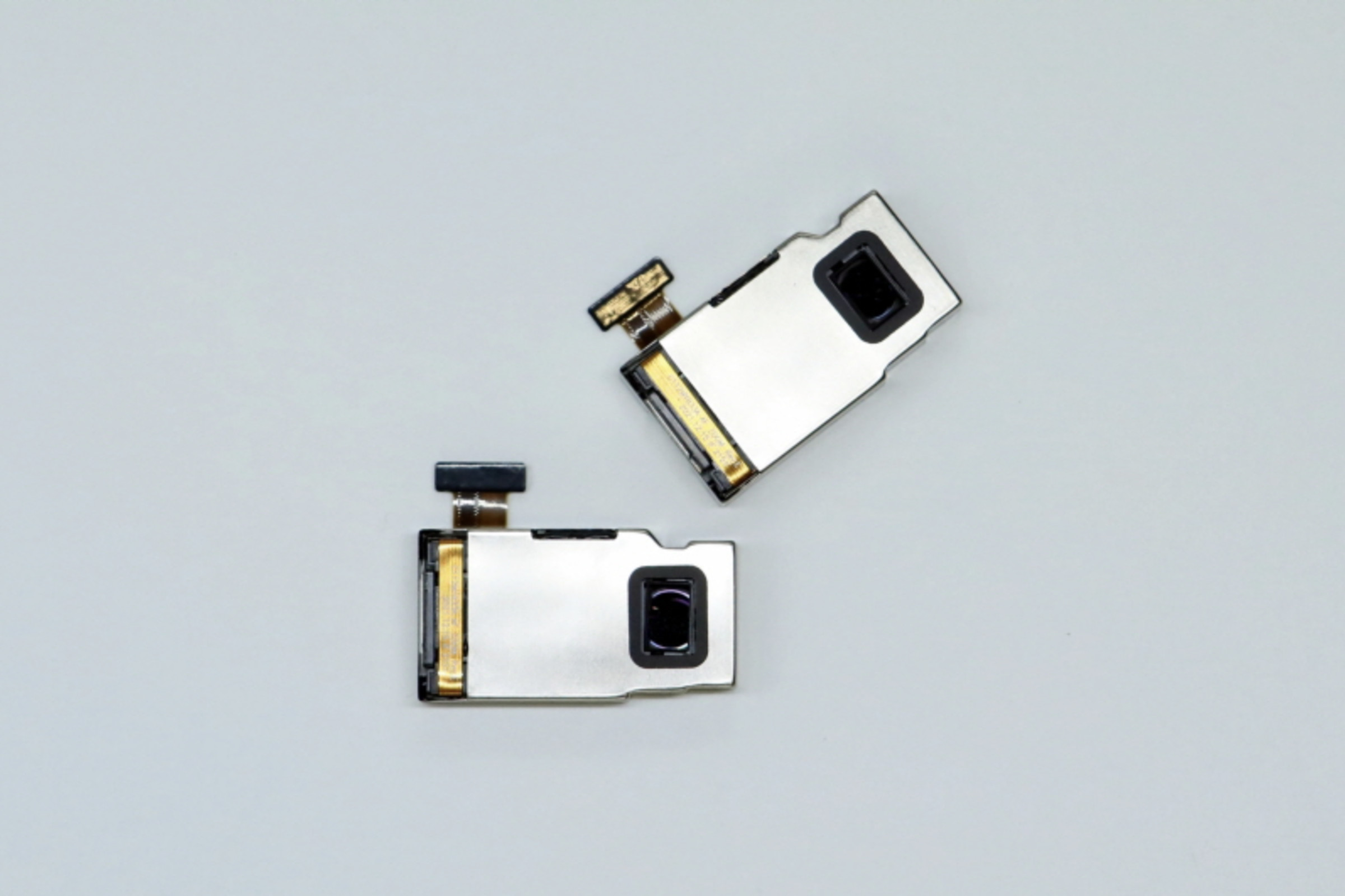 The camera module uses a tiny, precise actuator to move the lens between 4x and 9x telephoto settings.