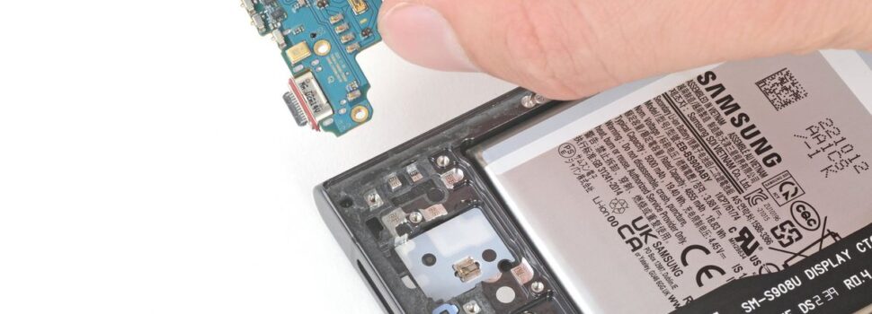 You can finally repair your own Samsung Galaxy S22